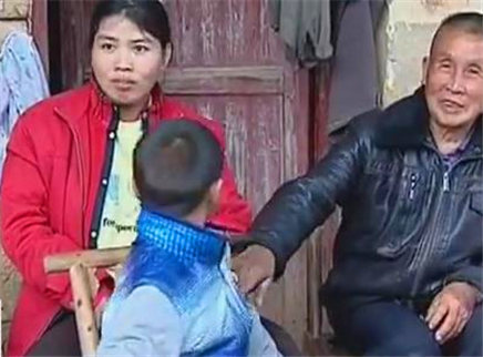 寻情记 老人和二十九岁妻子温暖相守