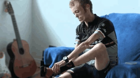 纯肌肉汉子 身上没有一点脂肪 威胁生命