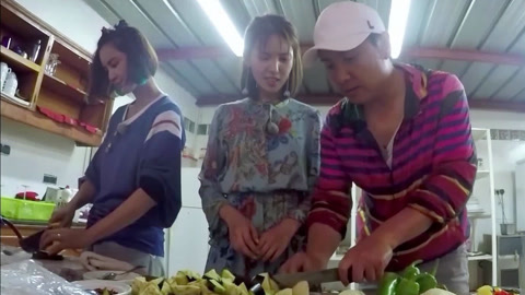 旅途的花样 第4期下 沈腾北非爆笑买猴子 志玲花花相助