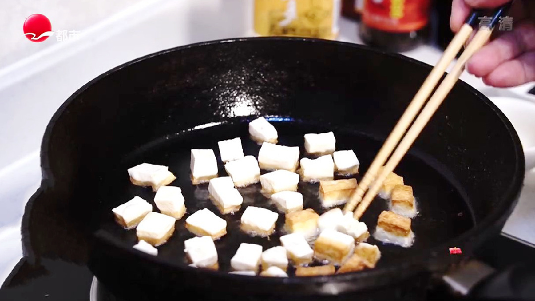 人气美食 本帮经典下饭菜 酱烧毛豆臭豆腐
