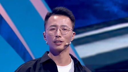 “胎”酷了！轮胎雕塑师用废旧轮胎打造一个梦幻世界