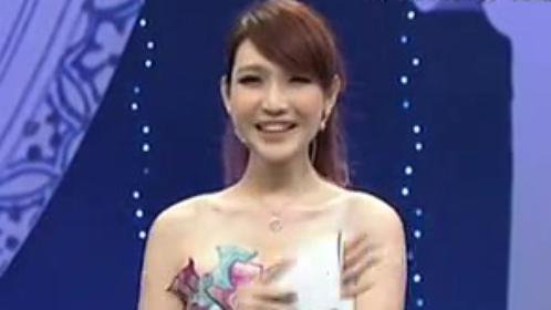 中华好诗词 台湾美女王思佳连过12关击败大陆学霸
