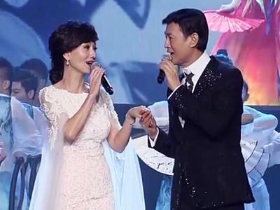 郑少秋赵雅芝重聚 笑星集体大拜年