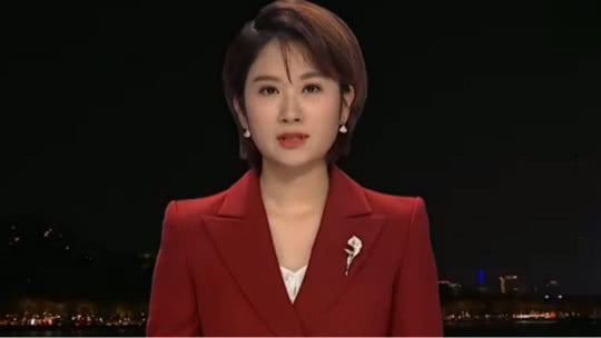 1818黄金眼 验房空鼓和裂缝 来了“物业”和“外包”