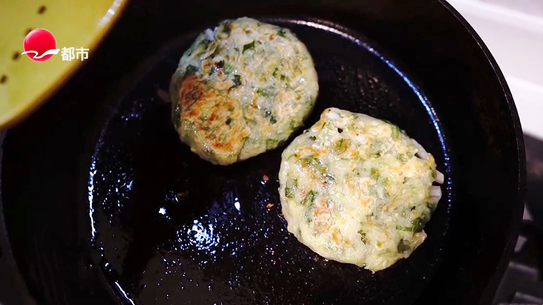 人气美食 大厨支招萝卜两吃 豆腐也能来和面？