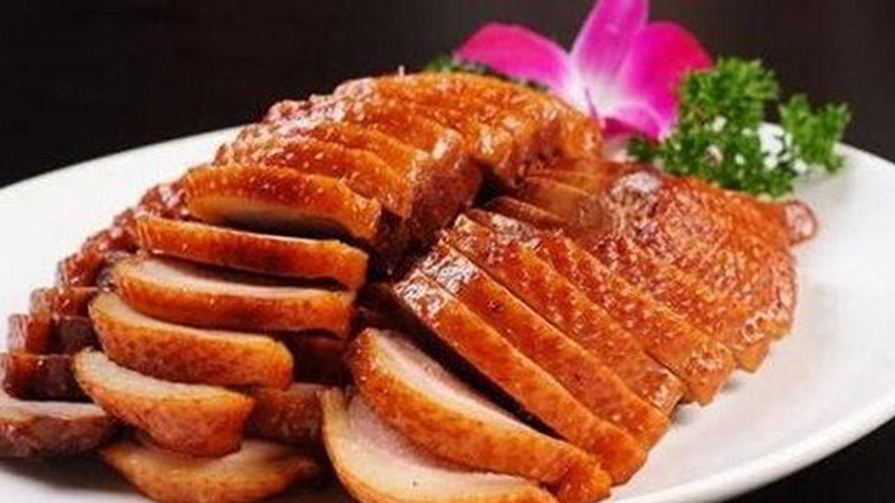 美&middot;食 北京烤鸭太贵，70块钱买半只，还没路边20块钱的烤鸭香