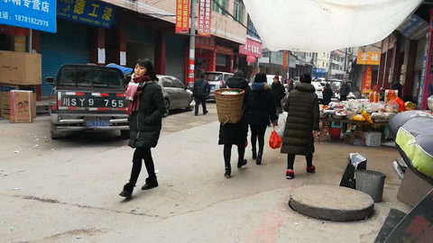 唱罢吹灯 小伙伤心演唱没票咋回去