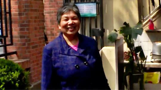 人气美食 25年弄堂小店真任性 半斤一个的粽子不预订