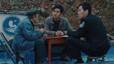 非常目击&middot;精选看点 山峰向大爷询问情况！