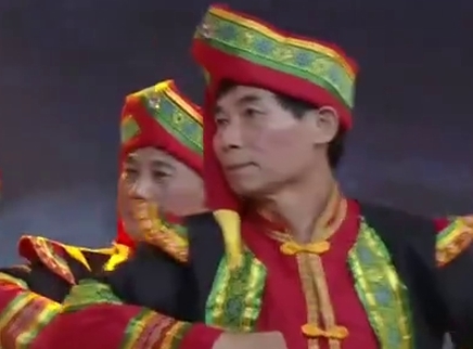 321动起来 广场舞《瑶族舞曲》