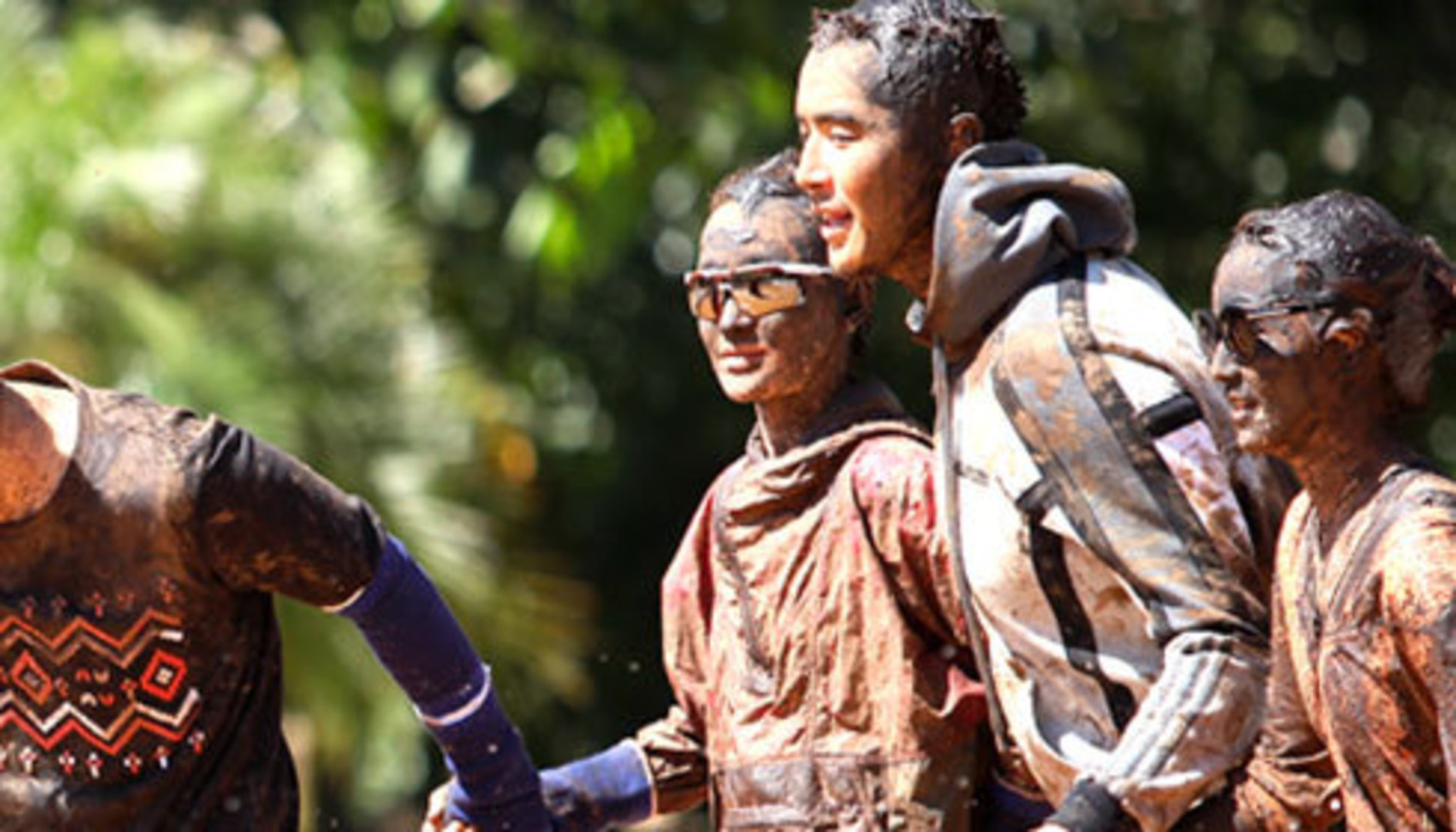 第12期：西游团上演佤族迎亲记