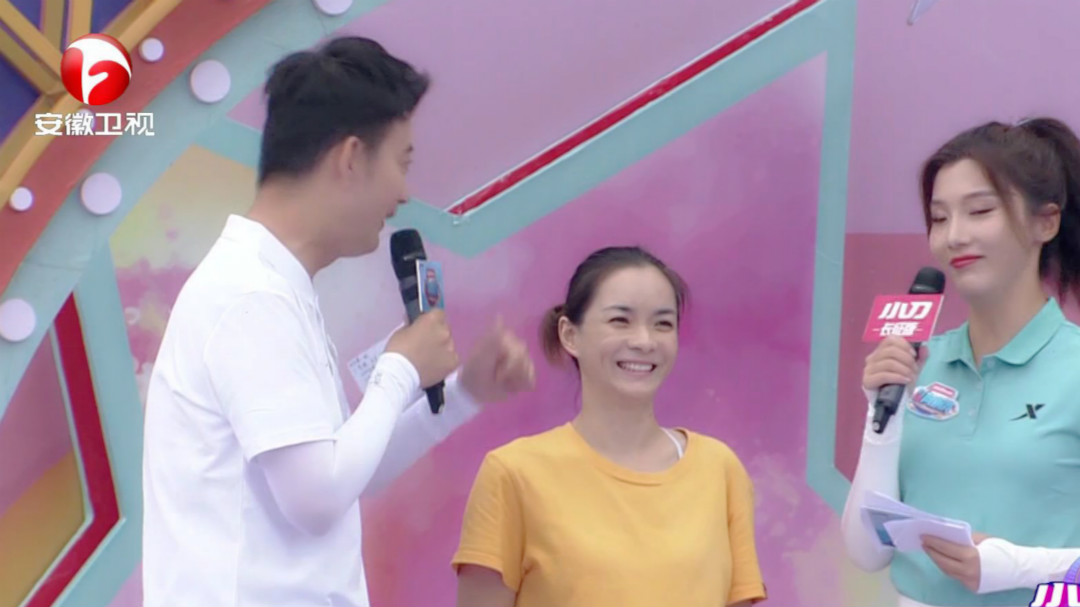 美女讲冷笑话乐翻主持人