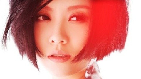亚男出品搞笑视频 亚男吐槽:姚贝娜捐眼角膜作秀?