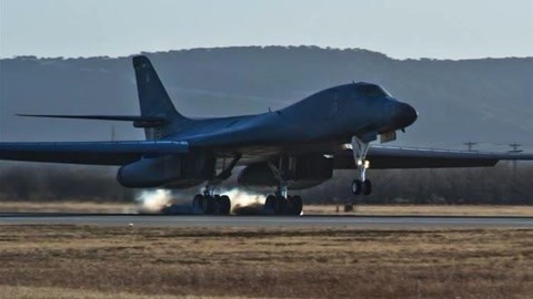 环球火力点 美军全面停飞B1轰炸机