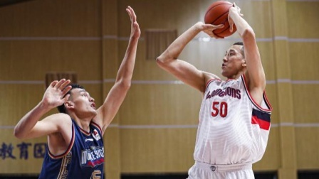胡明轩36+7+5 徐杰24+7 李泓翰26分 广东险胜四川