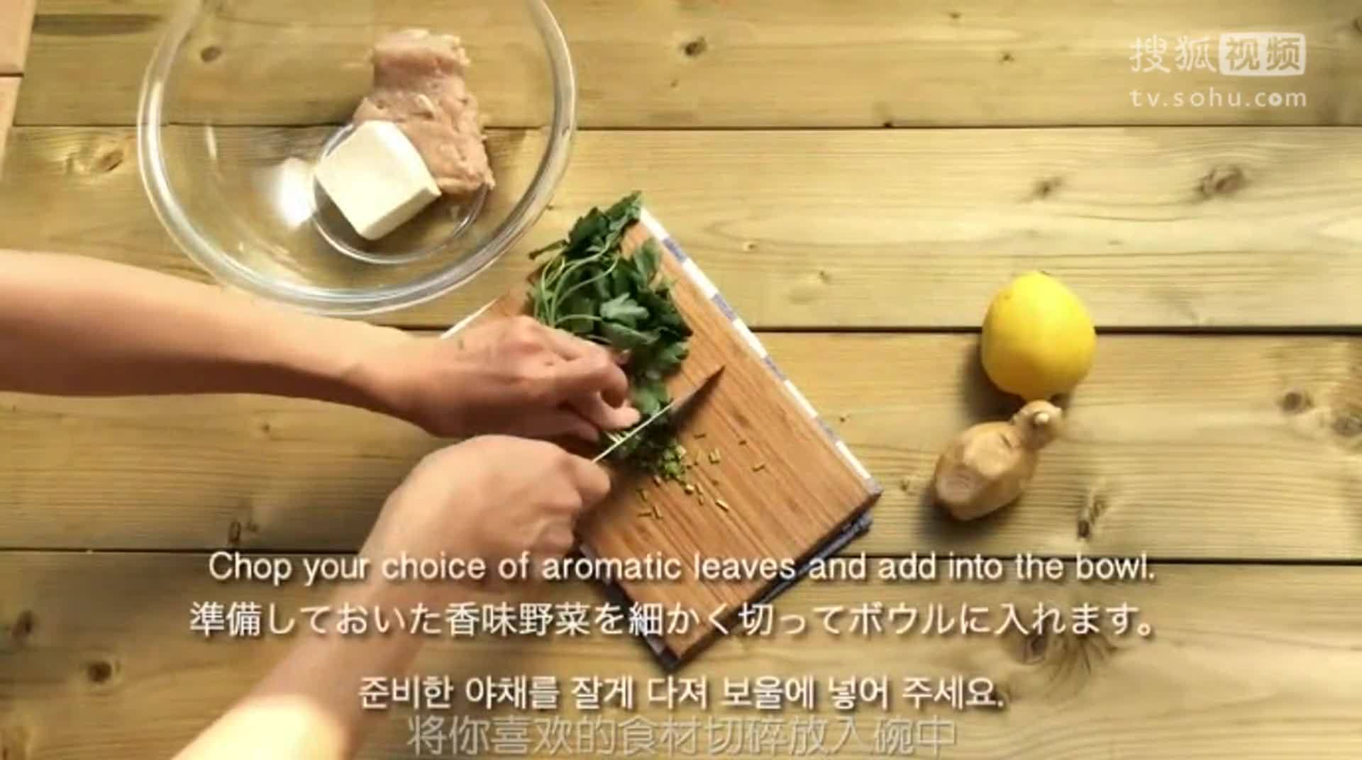 美&middot;食 吃过那么多炸春卷，你一定没吃过春卷中加入虾，更营养