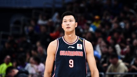 优酷体育评第5周最佳本土球员-易建联：新科得分王保驾护航铺平球队卫冕路
