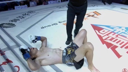 打得日本选手爬都爬不起来！少林武僧拳拳到肉把对方3拳打趴