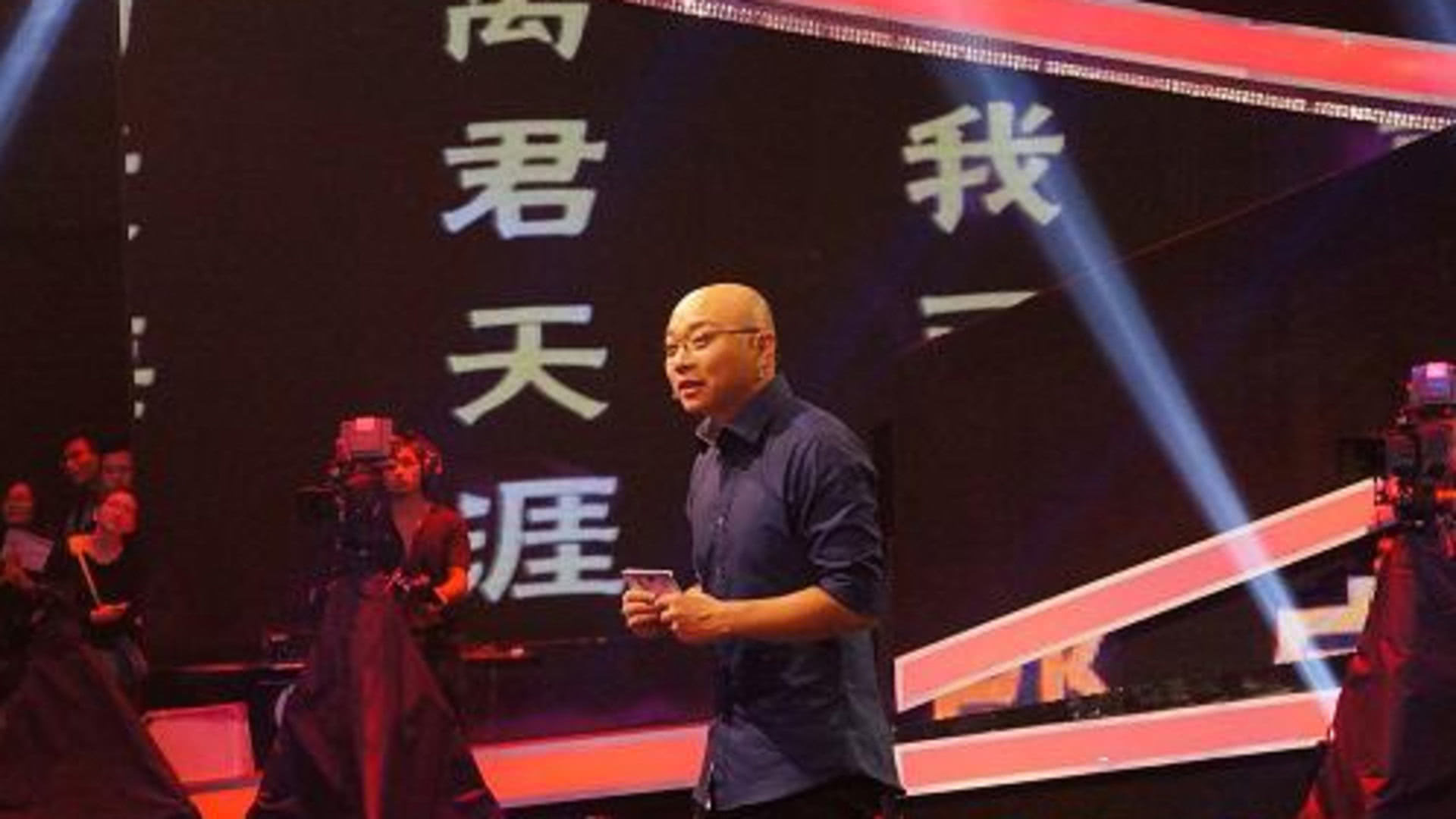 中华好诗词 女飞机维修员帅气登场
