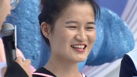 男生女生向前冲 第十一季 妇女节白衣天使来闯关 银行职员现场唱歌有诗意