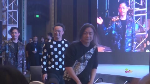 屏行星乐汇 屏行星乐汇之《摆渡人》王家卫陈奕迅成都吃火锅 梁朝伟“暗谢”刘嘉玲