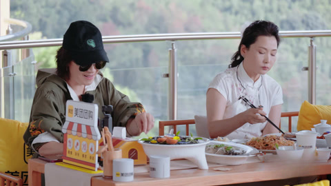 刘嘉玲何赛飞畅谈归隐田园 繁花团武侠短片拍摄