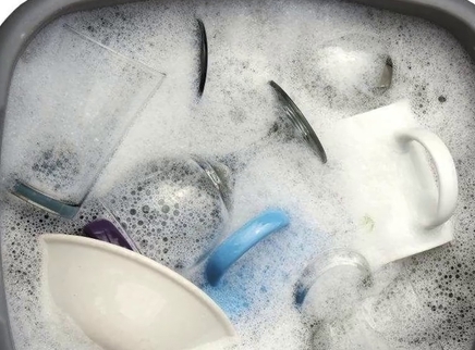 正确的洗碗方式保护你的健康