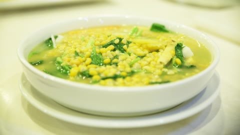 怀胎食月