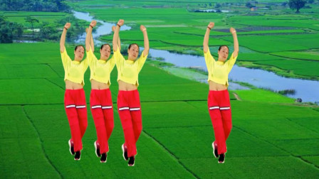 蓝莓思洁广场舞 精选广场舞《中国红》歌声豪迈大气 振奋人心 舞姿更潇洒