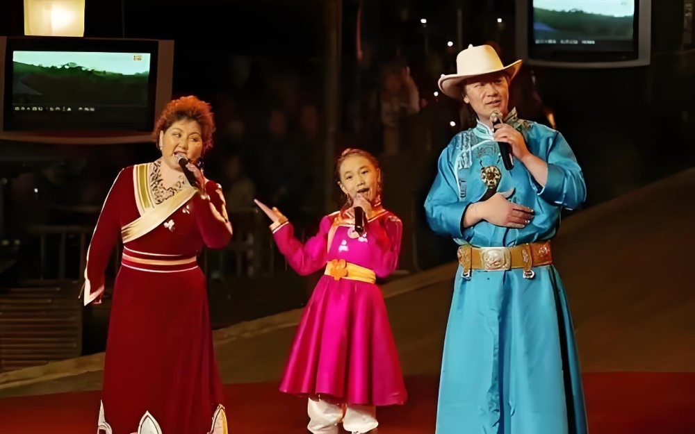 《吉祥三宝》经典演唱