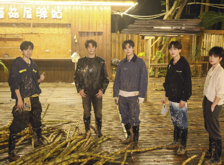 屋里日常：R1SE玩转“邪修”办卡