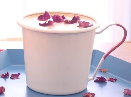 觅食迹 你以为这家只有曲奇杯奶盖茶？