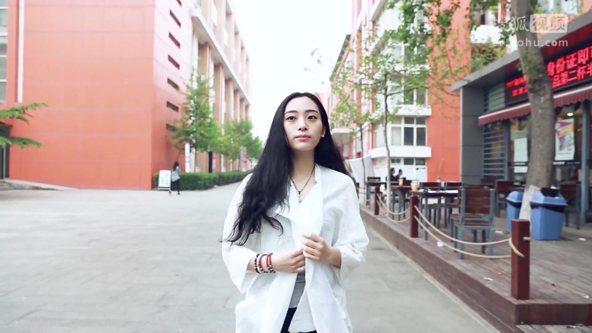 学校里的疯子 学校里的疯子 看病就怕遇到美女大夫神回复
