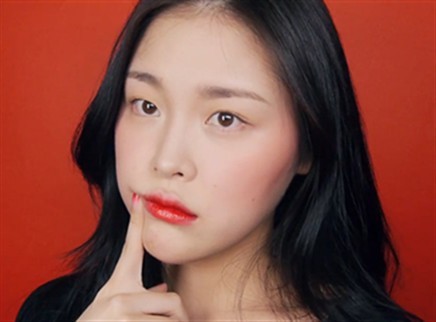美芽 秋冬最夯红色妆容 温暖又魅惑！