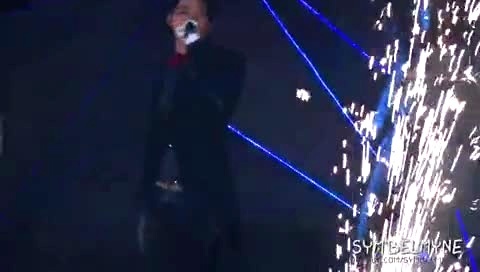 2PM Alive (Hands Up Asia Tour in Bangkok)主峻秀 饭拍版 12/02/28-2PM