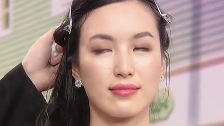 时尚汇 化妆师教你巧点美人痣