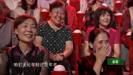 一起来跳舞 男子广场舞队帅气起舞