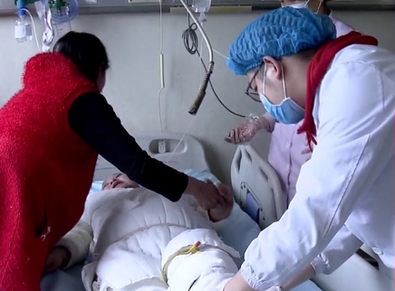 寻情记 烧伤孕妇产子有种爱叫决不放弃
