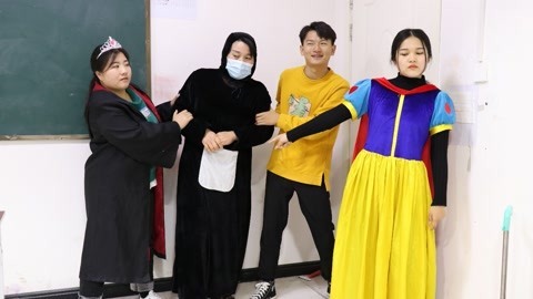 小晴用“净化术”帮新同学解除黑化，仨人合伙能抓获黑衣人吗？