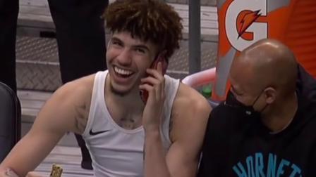 NBA热辣资讯 三球在通话中得知入选全明星！在父亲身边开心得像个孩子！