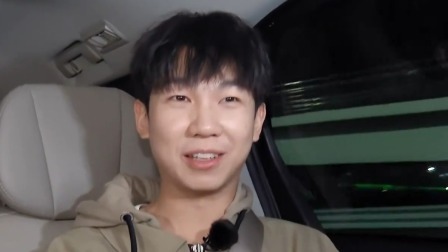 群星温暖合唱《小星星》，婚礼现场扮NPC送祝福