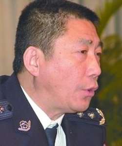 李润华