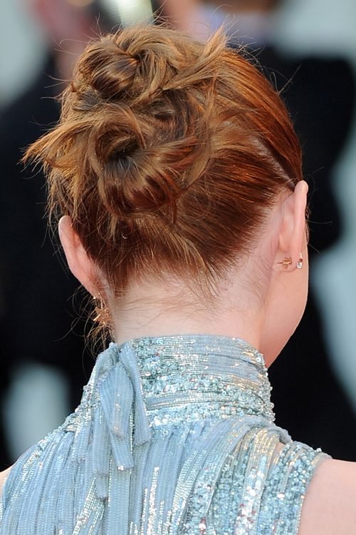 stone)绑两个发髻,上方的丸子就有办法能够散开