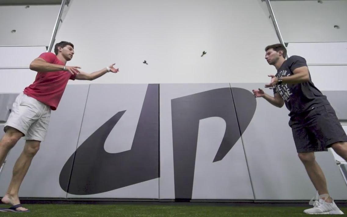 youtube超火的指尖陀螺大神秀操作视频!让你怀疑人生!