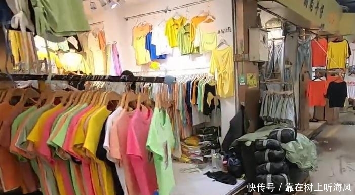 服装店：行业风向标下的新机与挑战