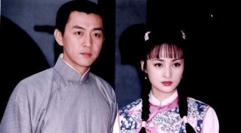 歌曲:  作词:史次年   作曲:史次年   演唱:方文琳   你抱着回忆不