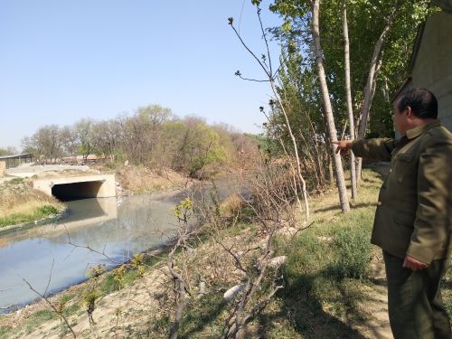 馮軍,今年51歲,退伍老兵,河北省廊坊市大廠縣夏墊鎮二里半村村民.