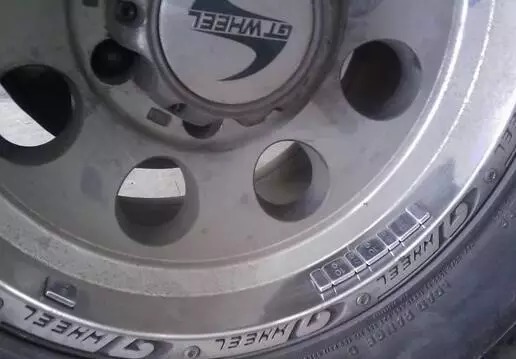 内贴式配重块既保证了轮胎配重又不会影响整体美观,此类配重块的重量