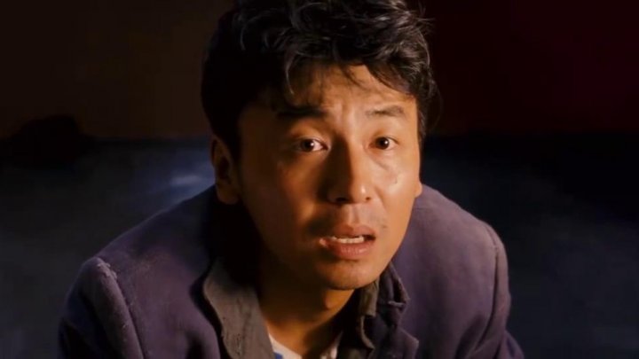 黄金大劫案:雷佳音可真会做人,先贿赂局长,这都是我借你的!