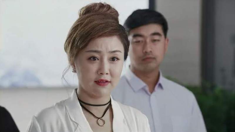 福星:女富豪来公司视察,竟发现恩人在公司当保安,脸色骤变